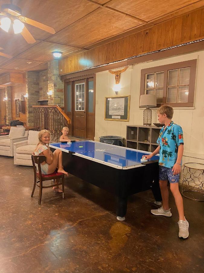 Son'S Rio Cibolo Birdhouse Cabin #7 Water Sports, Hot Tubs, Volleyball, Game Room, And More! Marion Zewnętrze zdjęcie